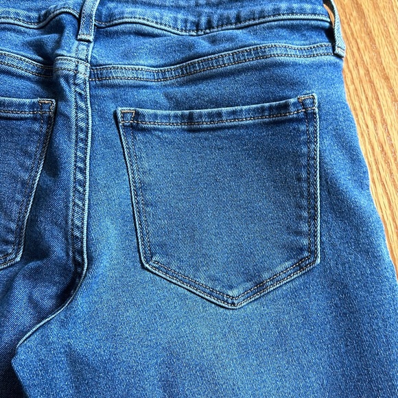 Old Navy Mid Rise Rockstar Super Skinny Jeans - Picture 4 of 4